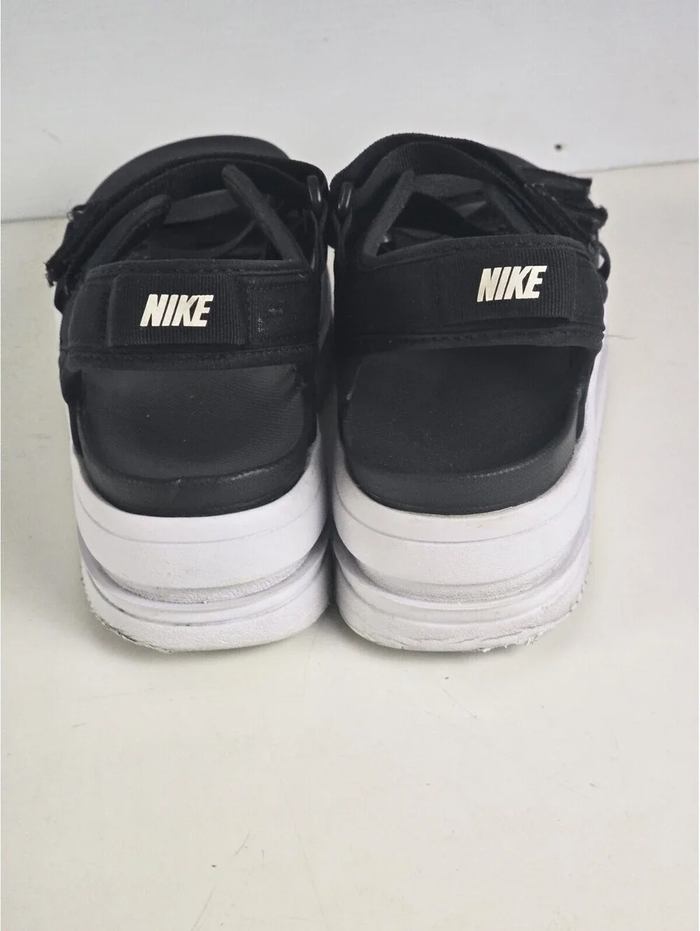 Nike icon classic